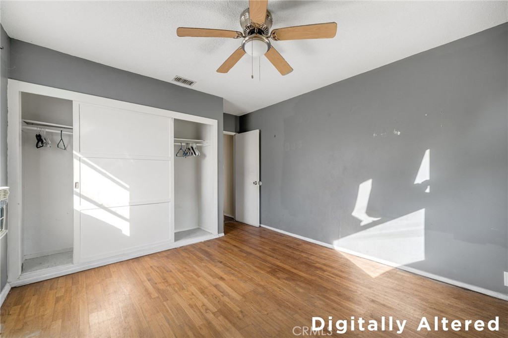 2106 W Cerritos