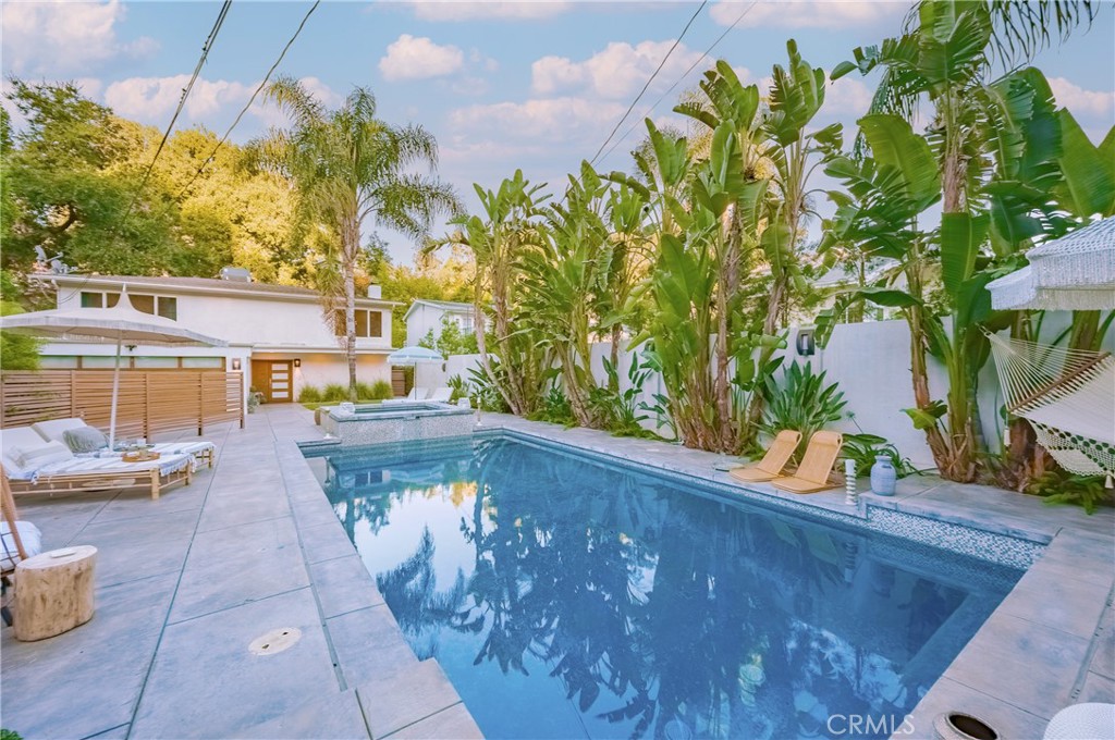 4444 Canoga Avenue
