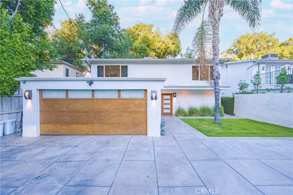 4444 Canoga Avenue