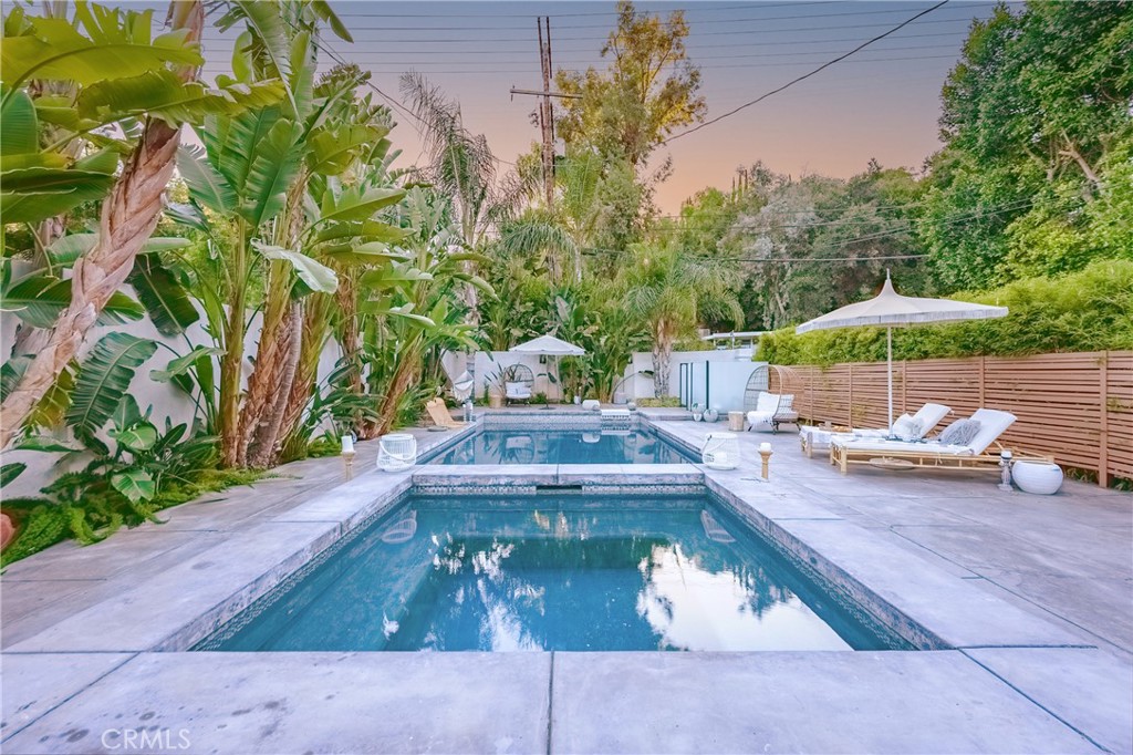 4444 Canoga Avenue