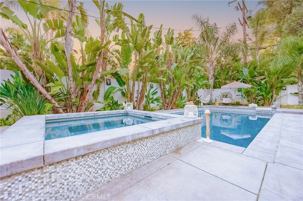 4444 Canoga Avenue