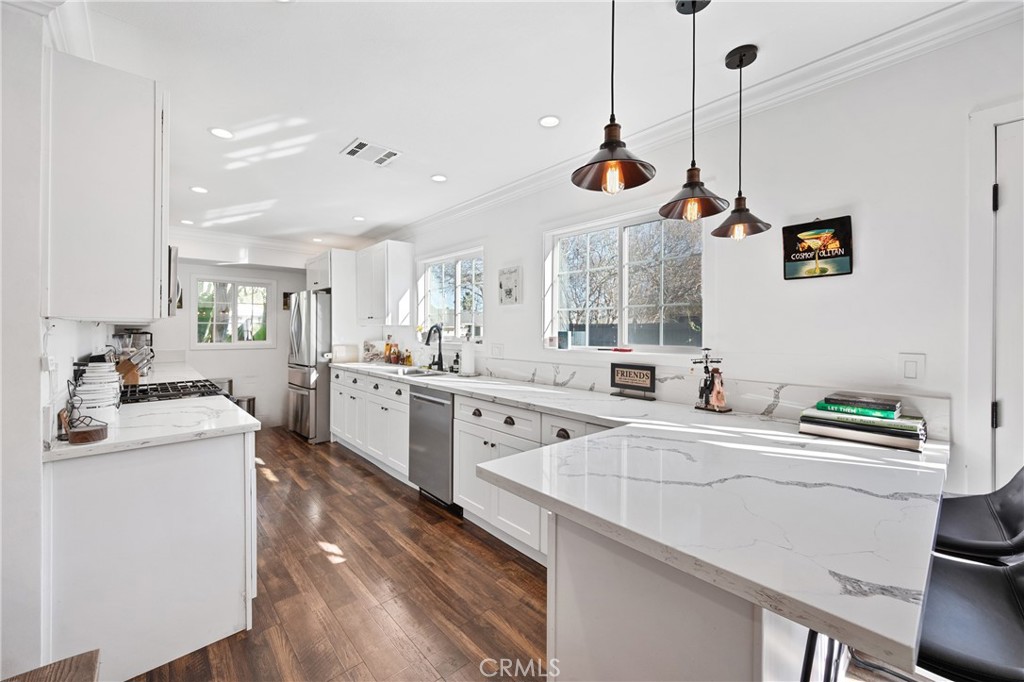 20852 Kittridge