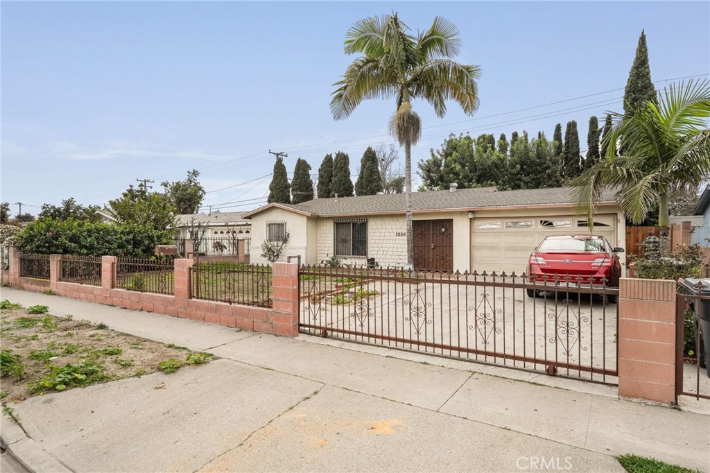 1326 S Marine