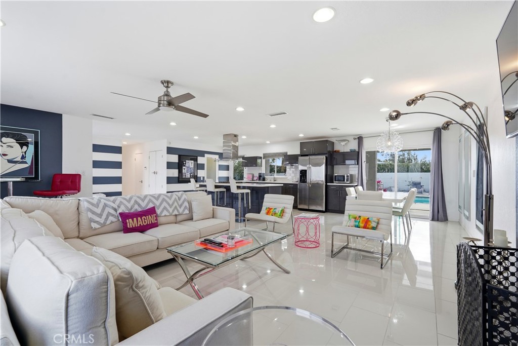 303 E San Rafael Drive