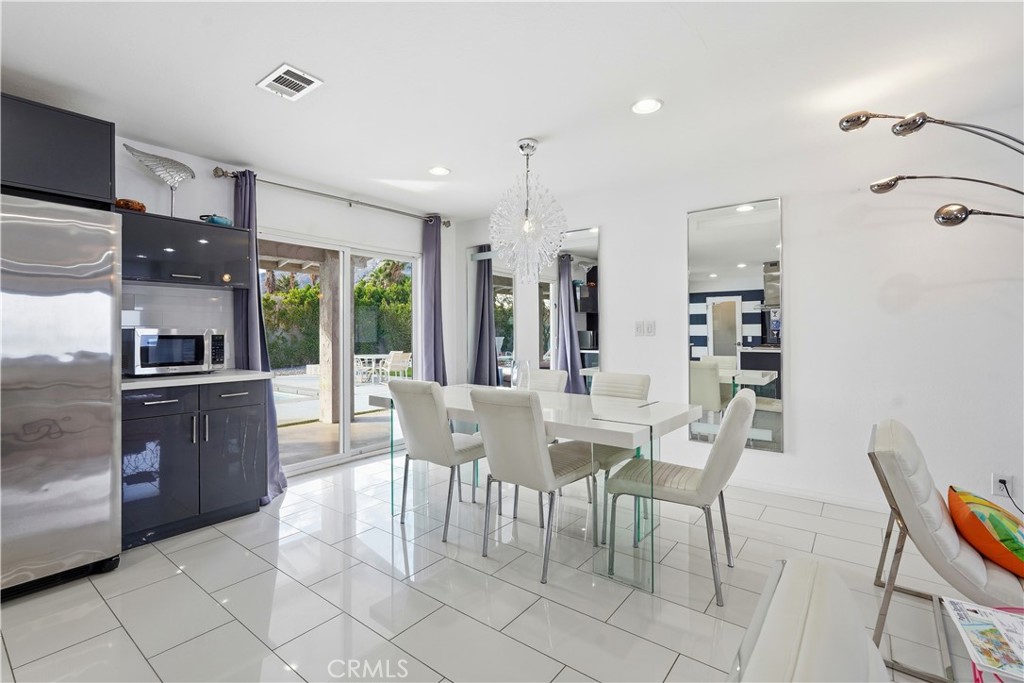 303 E San Rafael Drive