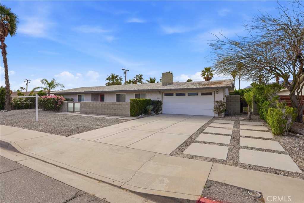 303 E San Rafael Drive