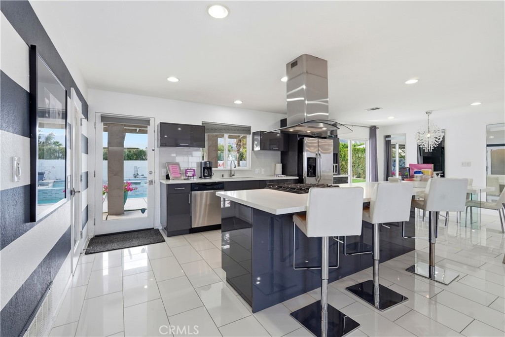 303 E San Rafael Drive