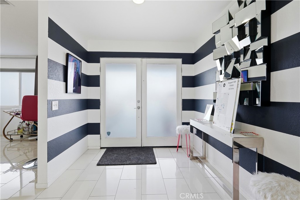 303 E San Rafael Drive