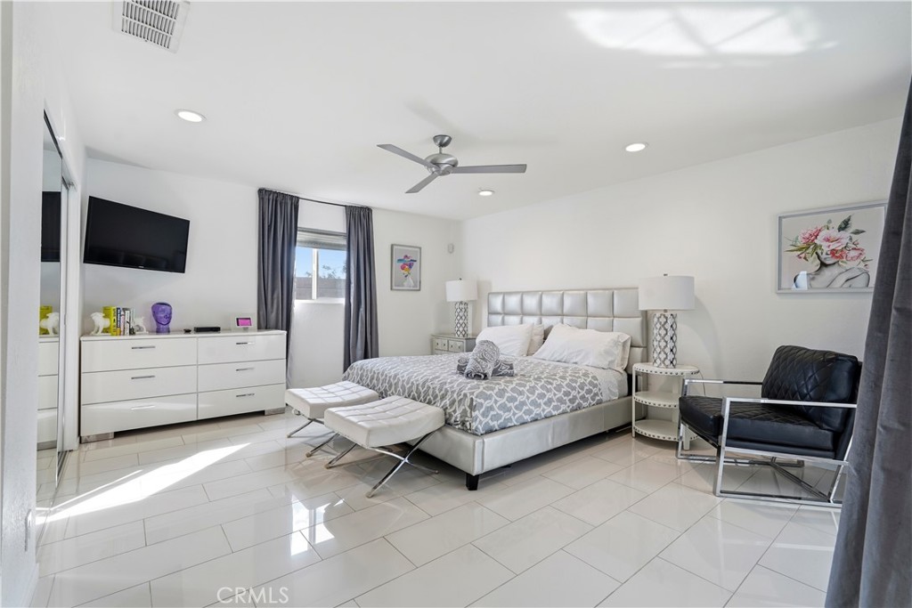 303 E San Rafael Drive