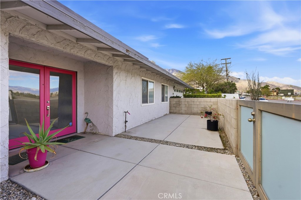 303 E San Rafael Drive