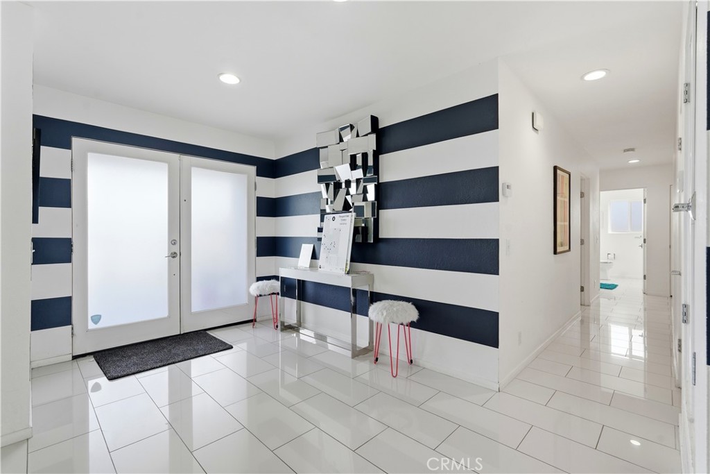 303 E San Rafael Drive
