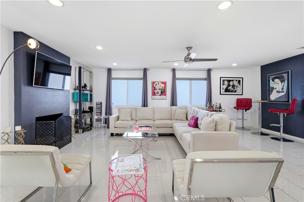 303 E San Rafael Drive