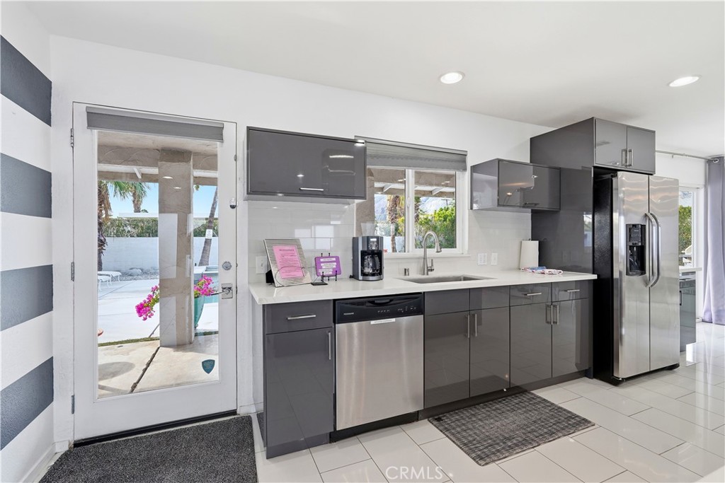 303 E San Rafael Drive