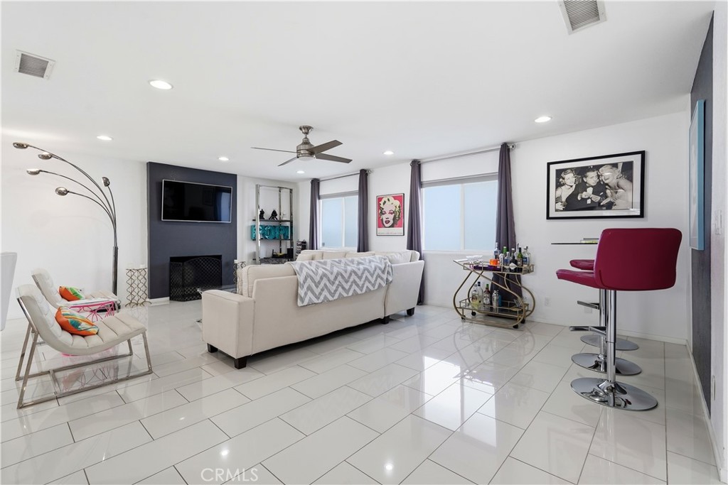 303 E San Rafael Drive