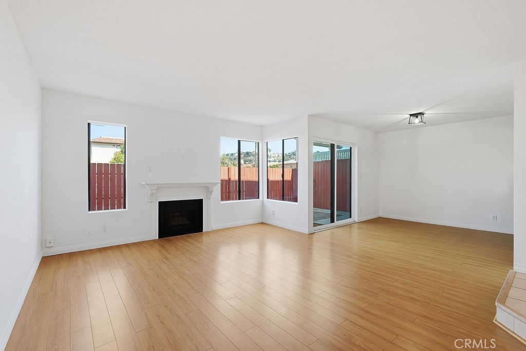 1000 E Windsor Road 9