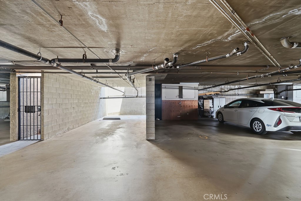1000 E Windsor Road 9