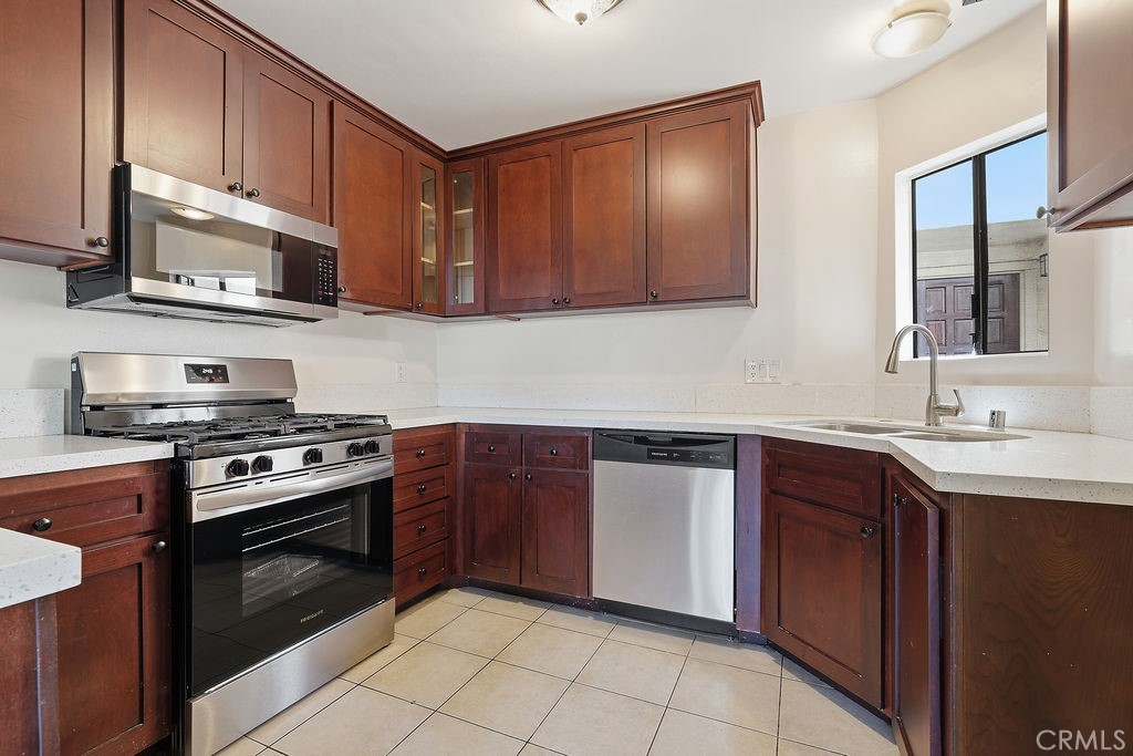 1000 E Windsor Road 9