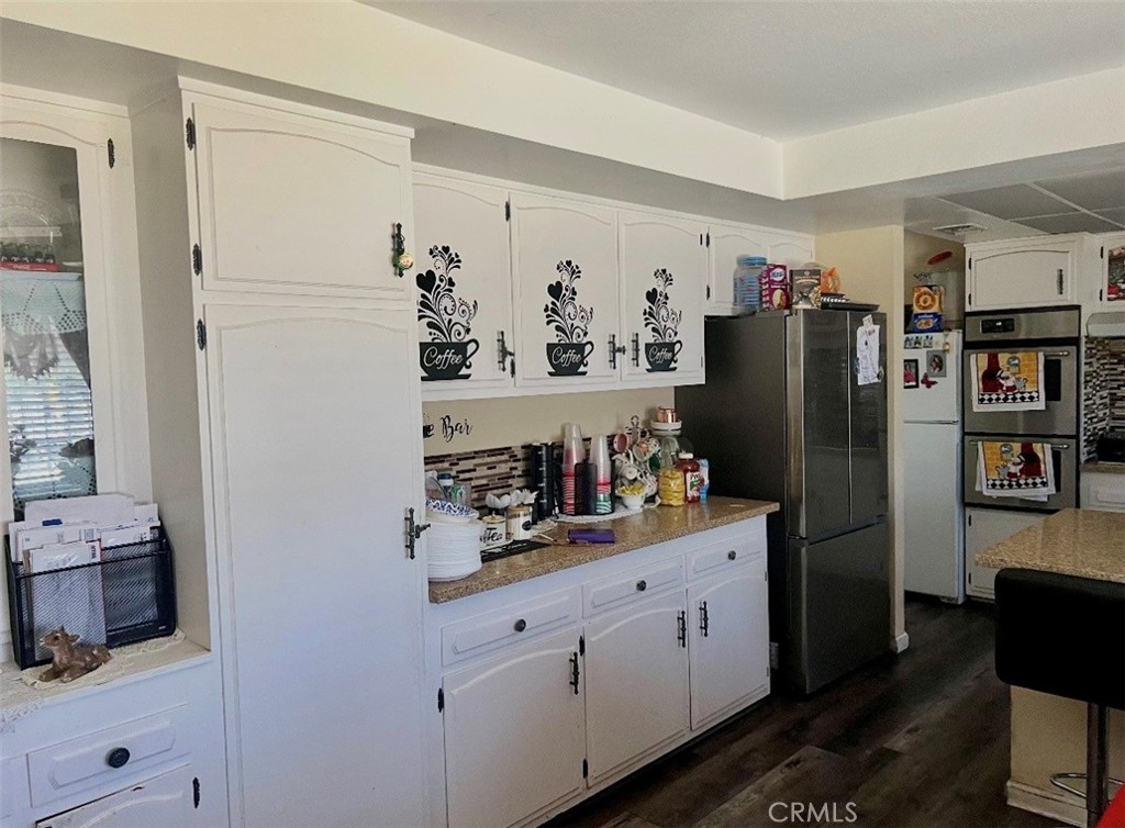 527 W Philadelphia