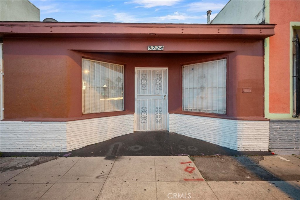 5724 E Beverly Boulevard