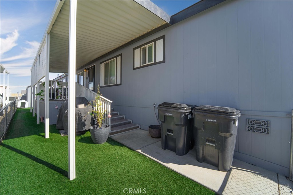 1550 20th Street W 76