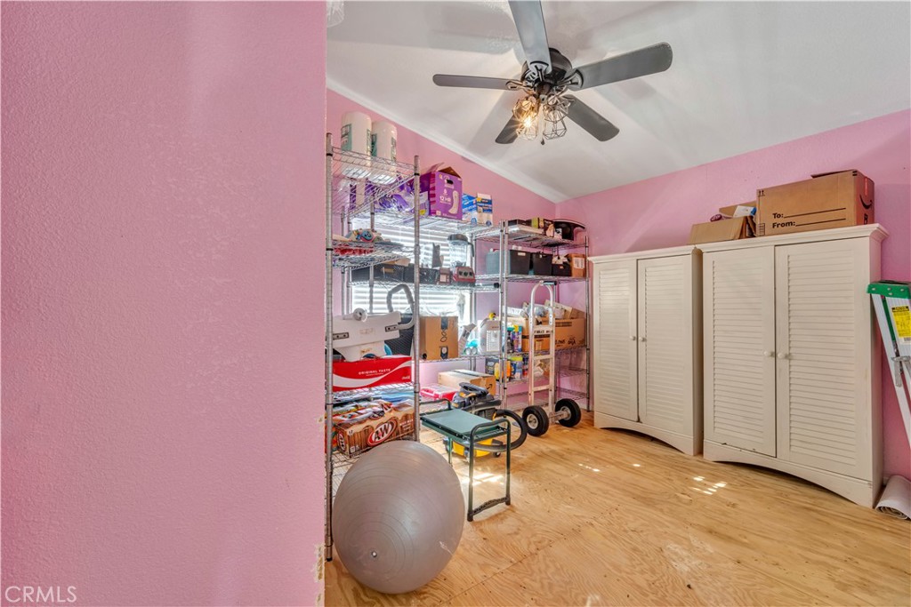1550 20th Street W 76