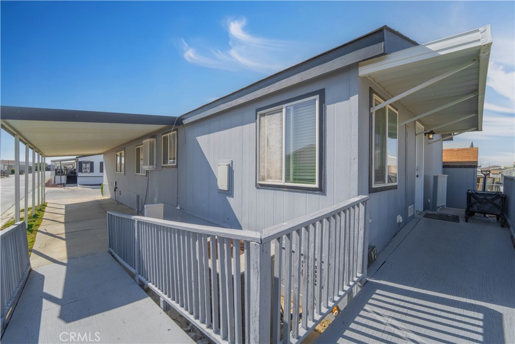 1550 20th Street W 76