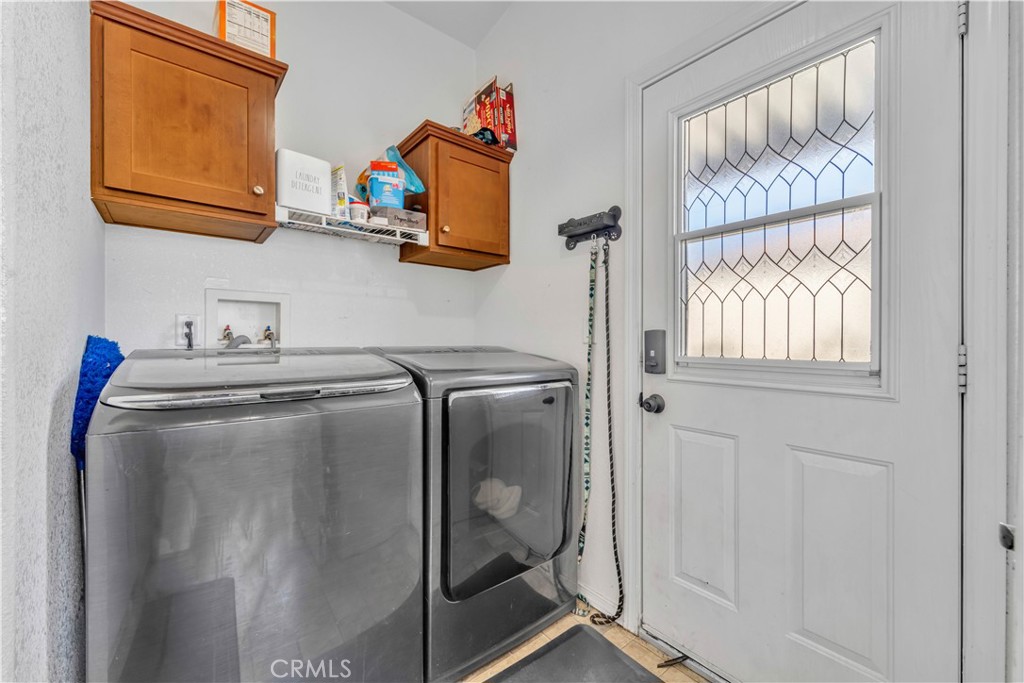 1550 20th Street W 76