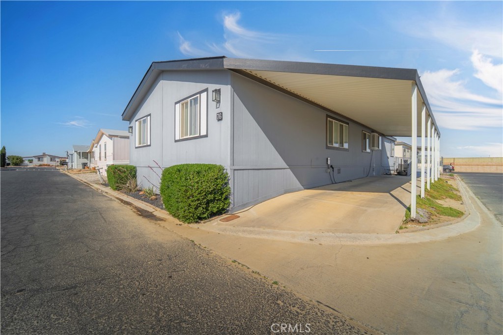 1550 20th Street W 76
