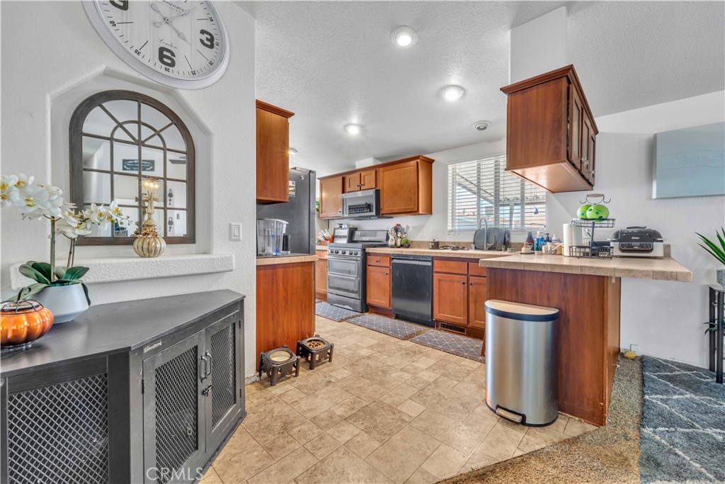 1550 20th Street W 76