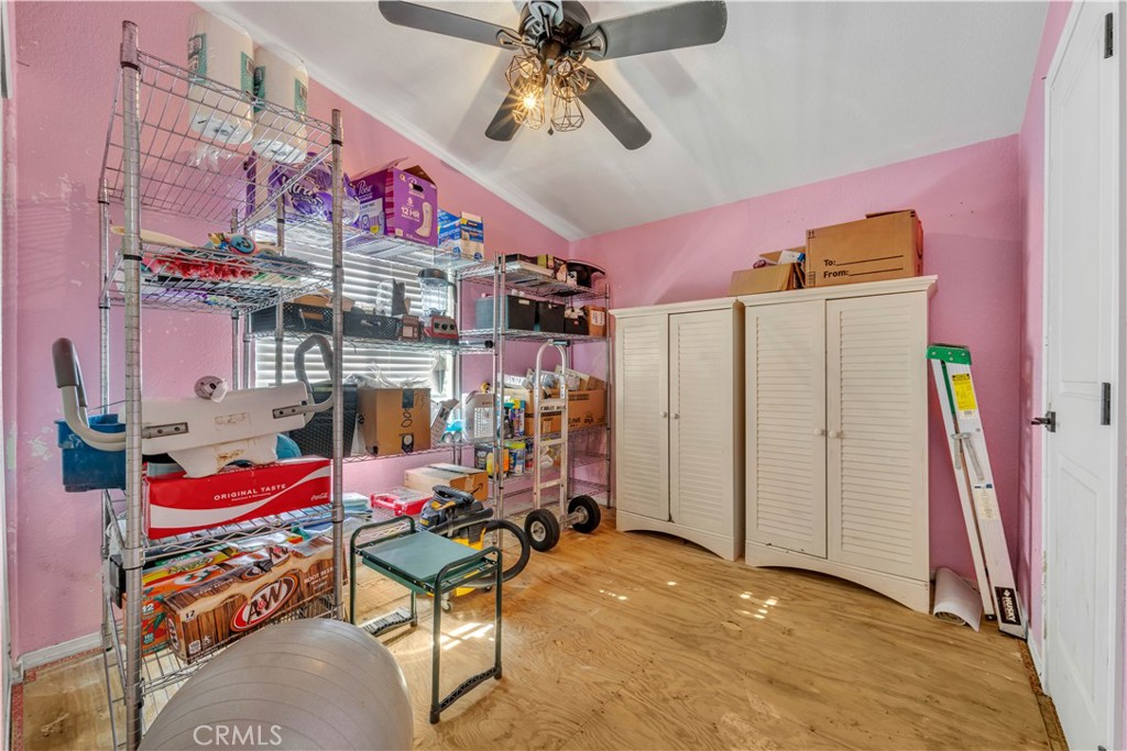 1550 20th Street W 76