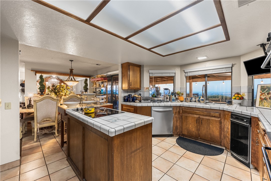125 Lakeview Drive