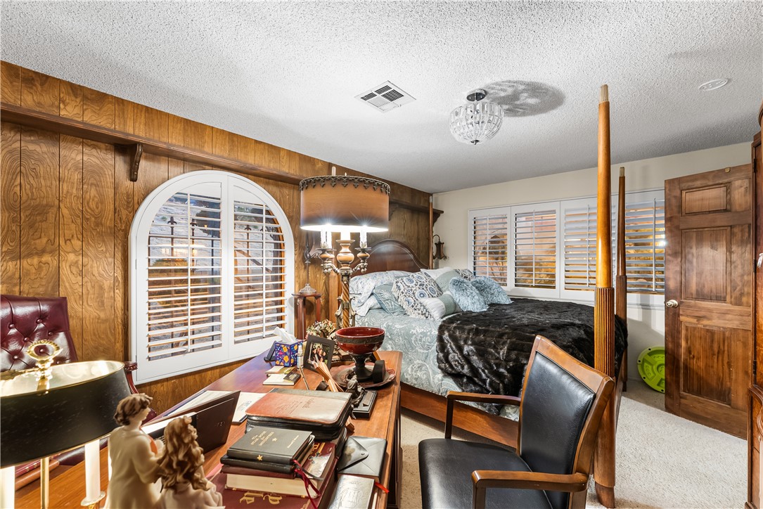 125 Lakeview Drive