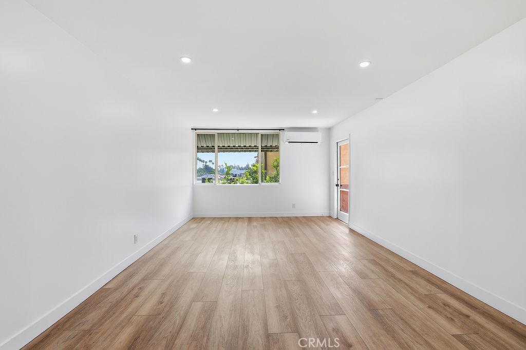 17000 Burbank Boulevard 211