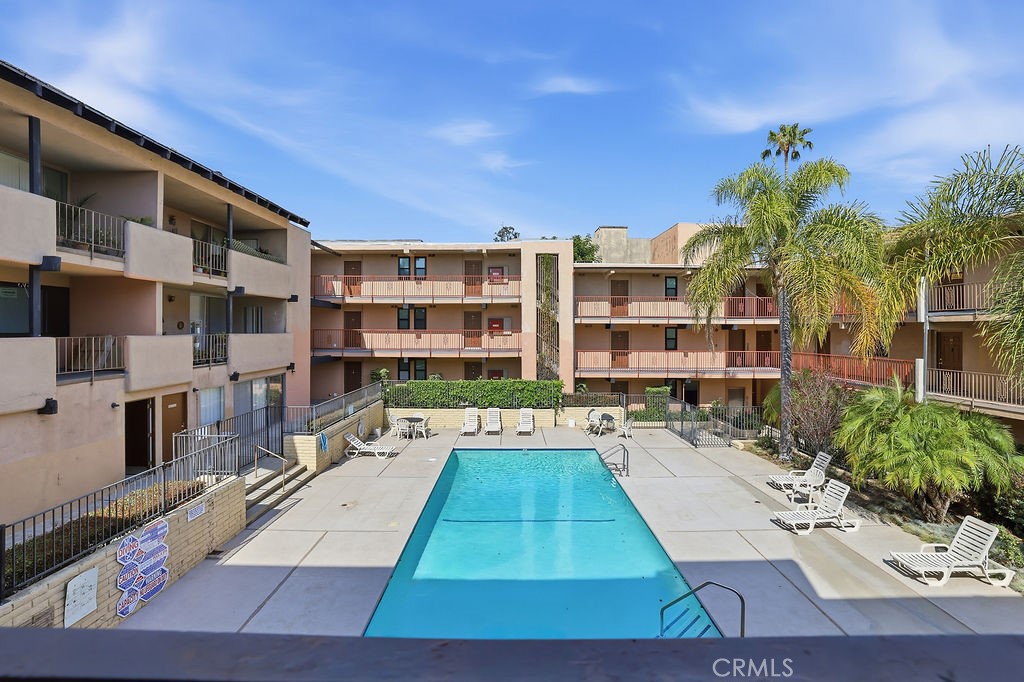 17000 Burbank Boulevard 211