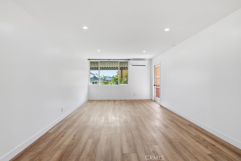 17000 Burbank Boulevard 211