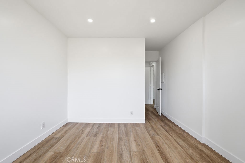 17000 Burbank Boulevard 211