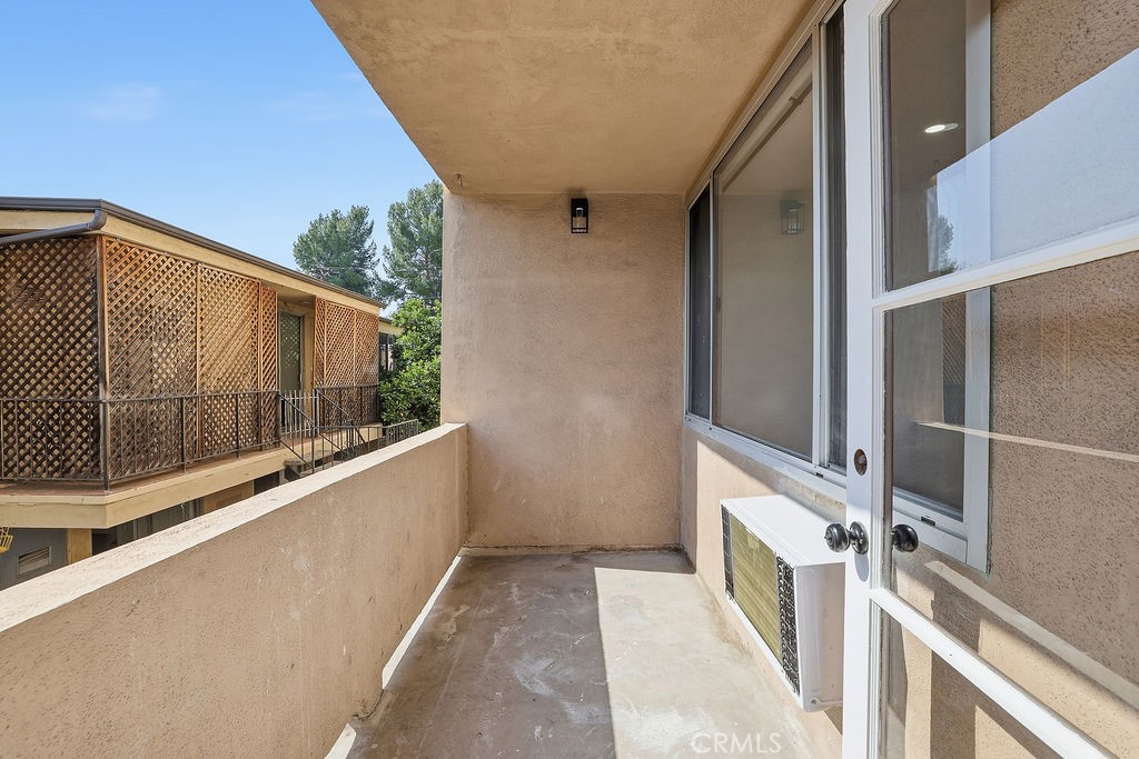 17000 Burbank Boulevard 211
