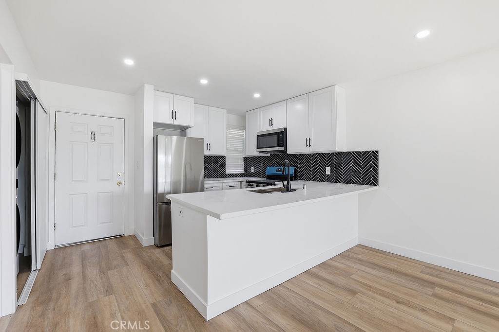 17000 Burbank Boulevard 211