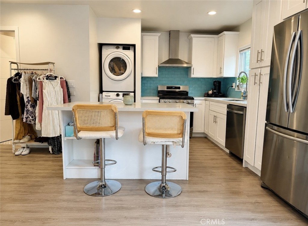 3422 Holyoke