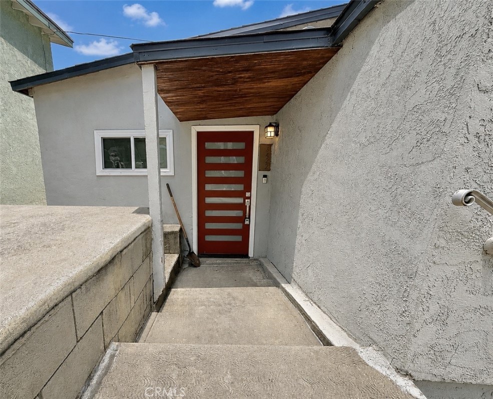3422 Holyoke