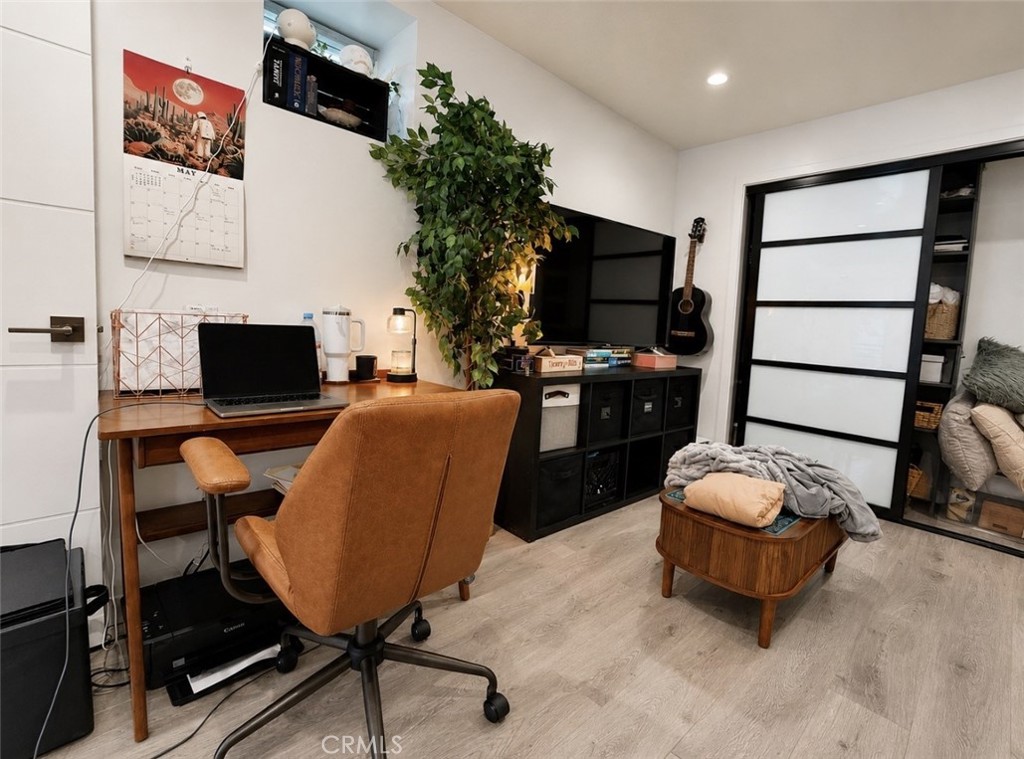 3422 Holyoke