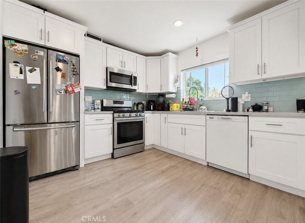 3422 Holyoke
