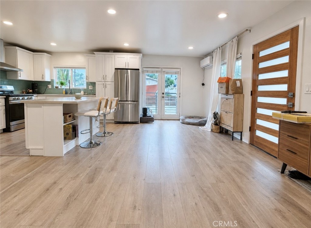 3422 Holyoke