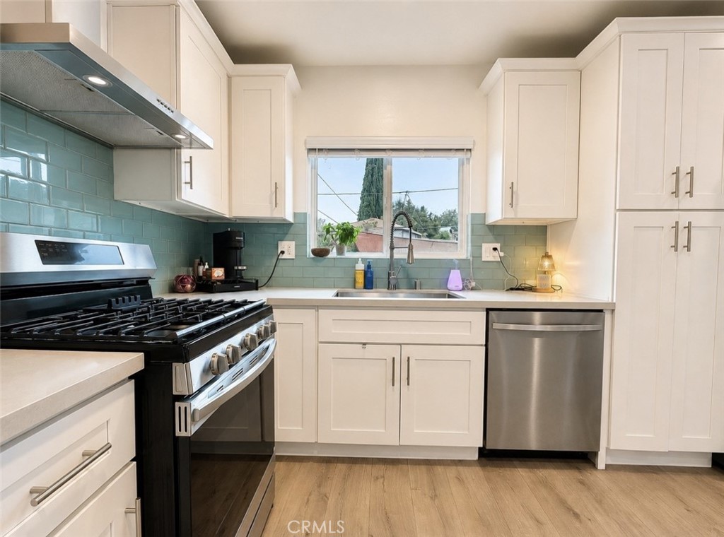 3422 Holyoke