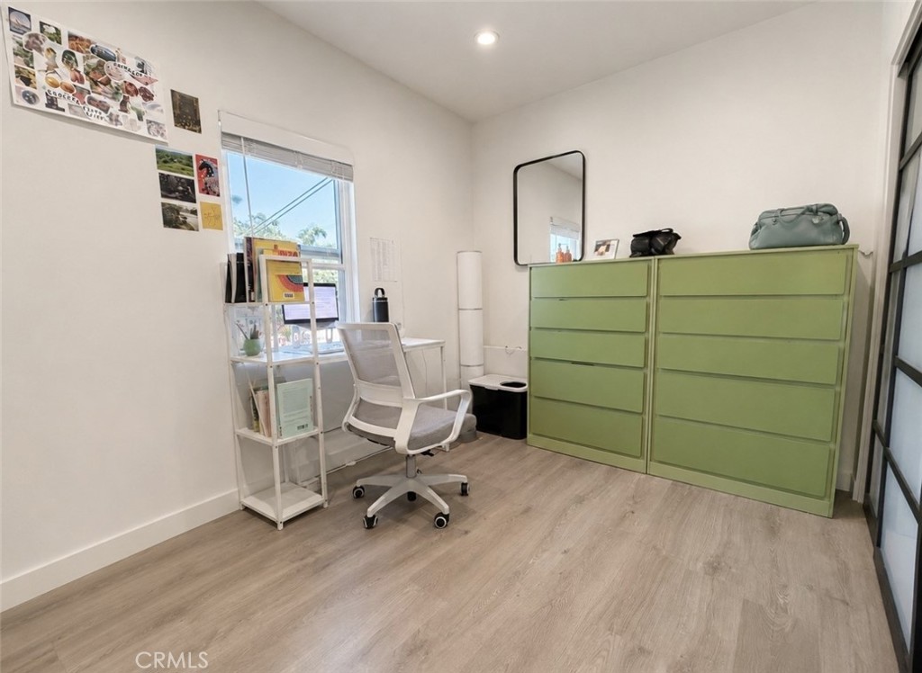 3422 Holyoke