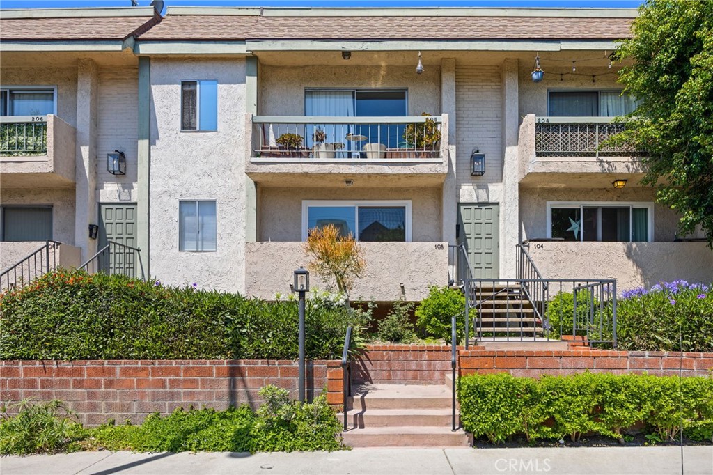 5055 Coldwater Canyon Avenue 105