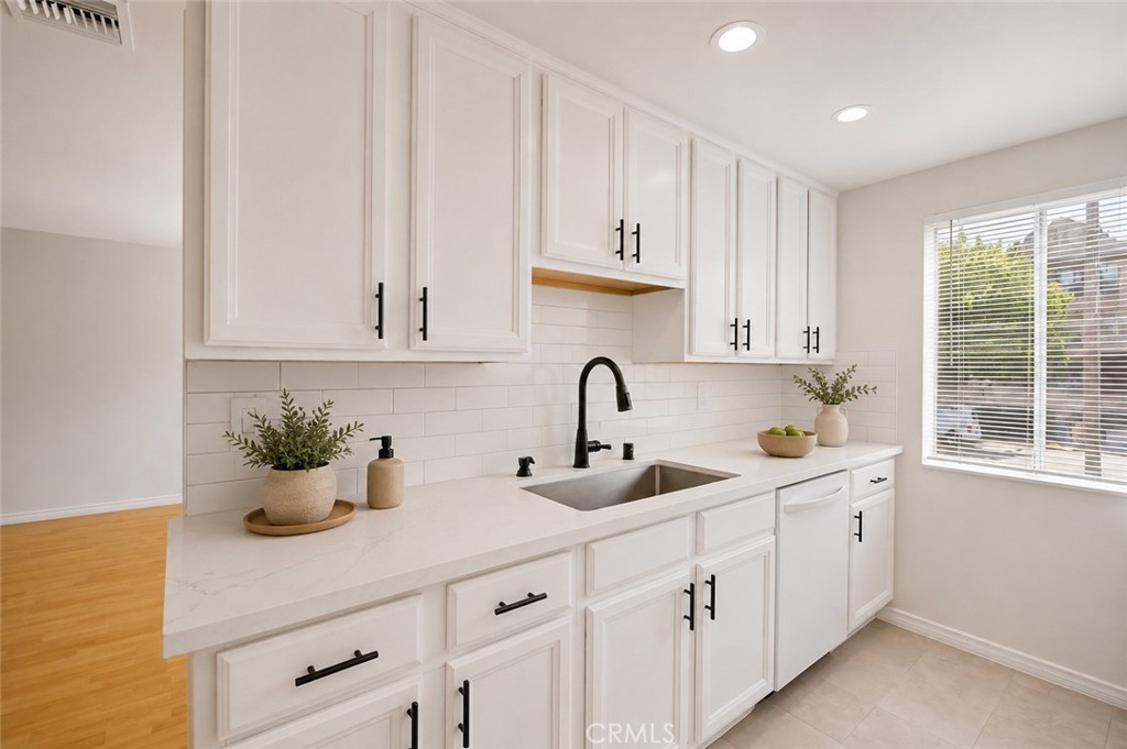 5055 Coldwater Canyon Avenue 105