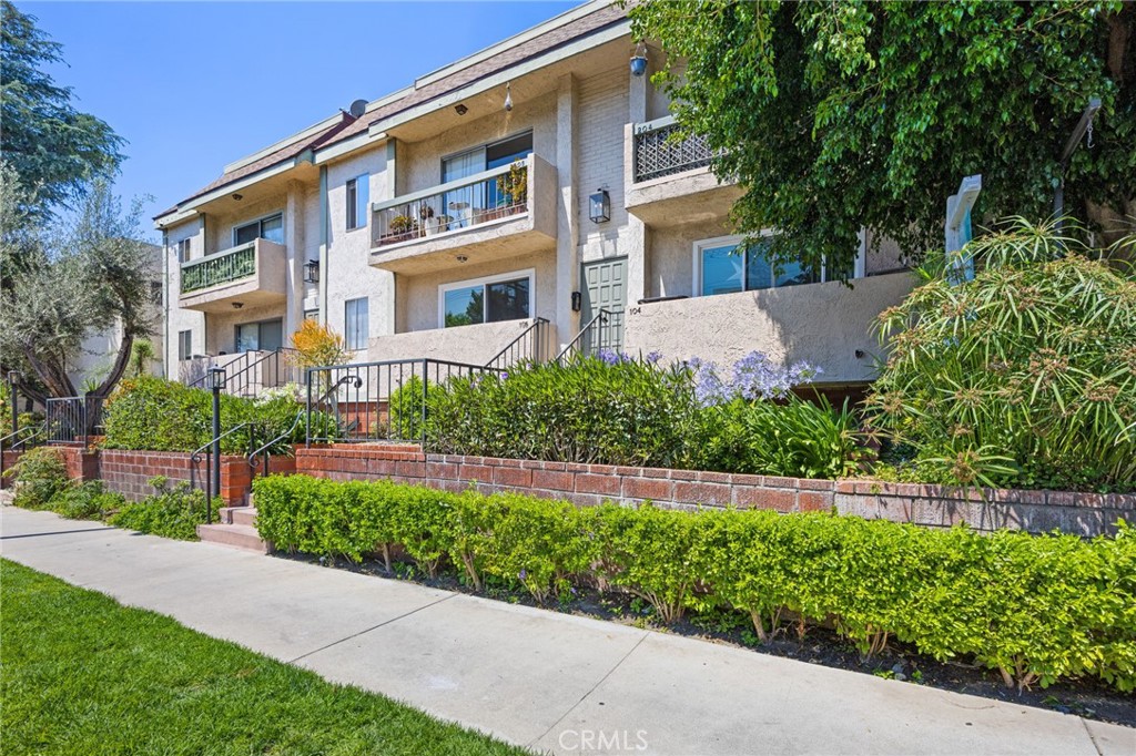 5055 Coldwater Canyon Avenue 105