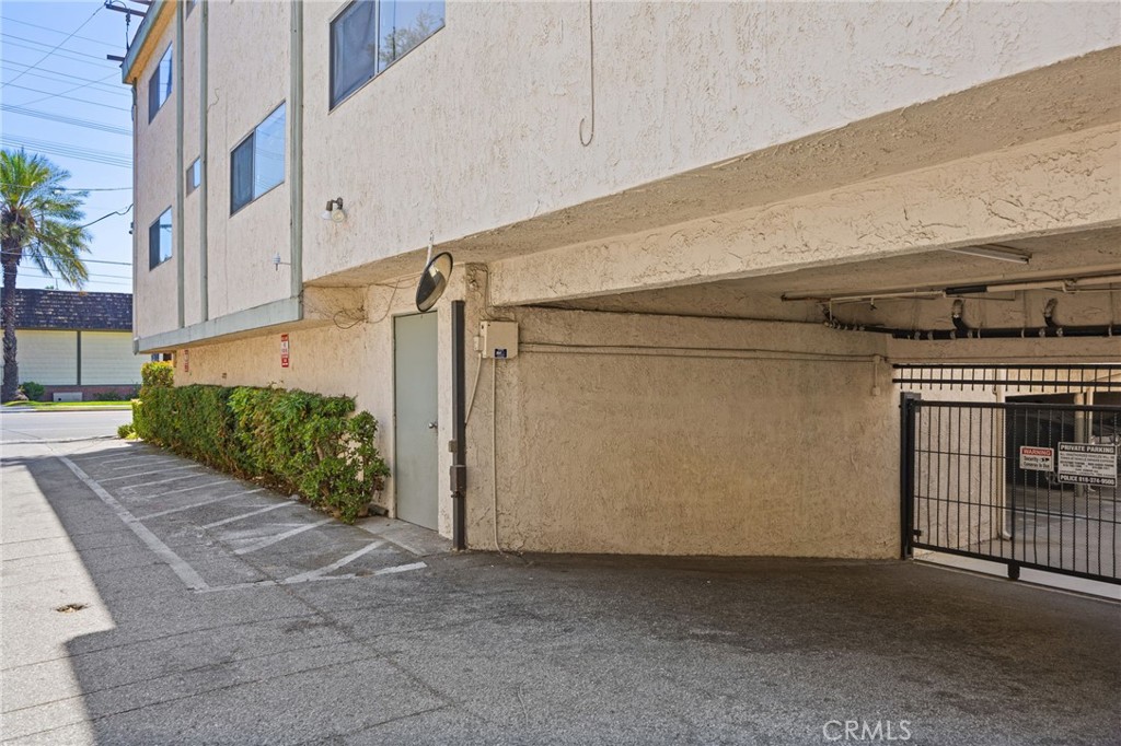 5055 Coldwater Canyon Avenue 105