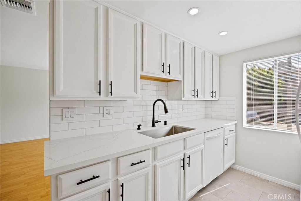 5055 Coldwater Canyon Avenue 105